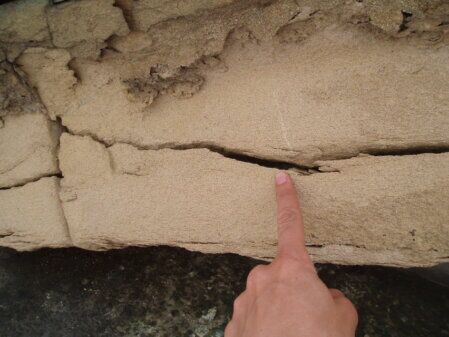 Monitoraggio fessure con fessurimetro e rilievo strutturale