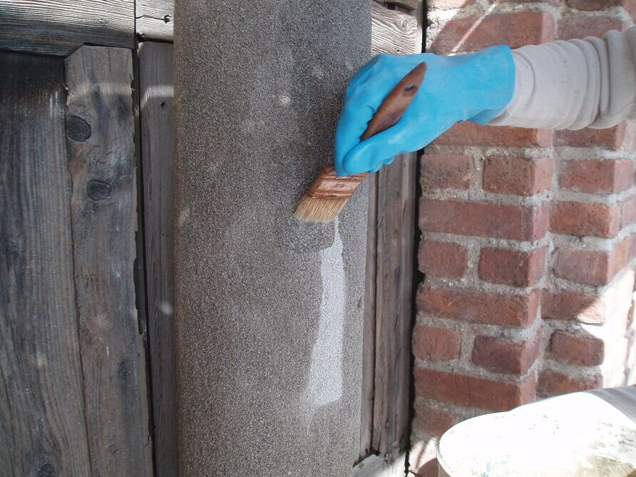 Applicazione consolidante a base di silicati