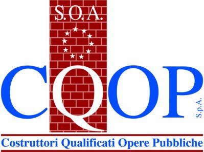 Operatore in quota con DPI durante lavorazioni su edificio storico