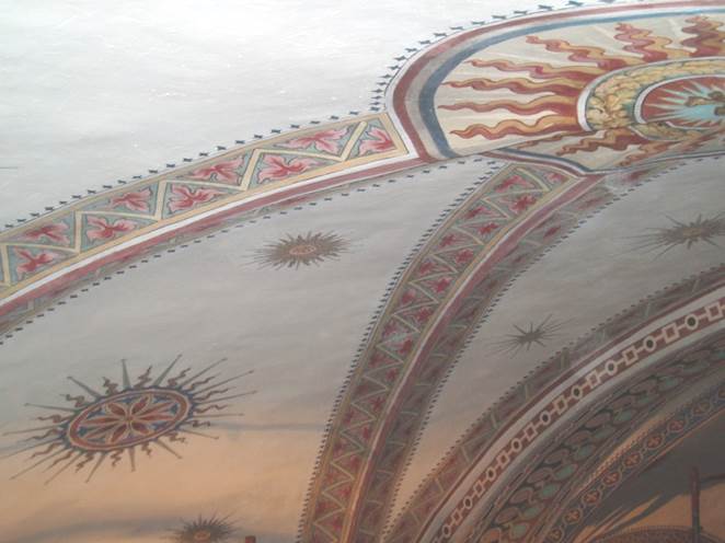 Chiostro lapideo con archi restaurati